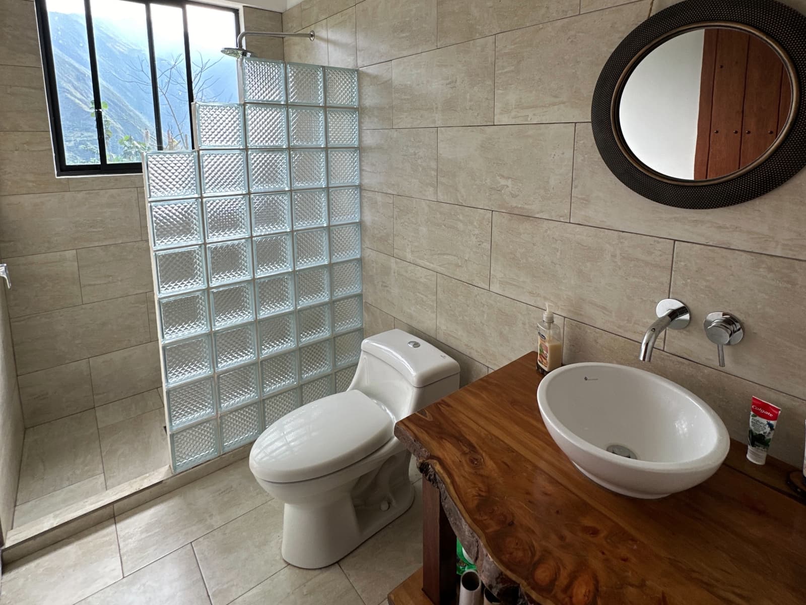 Shared bathroom photo 2